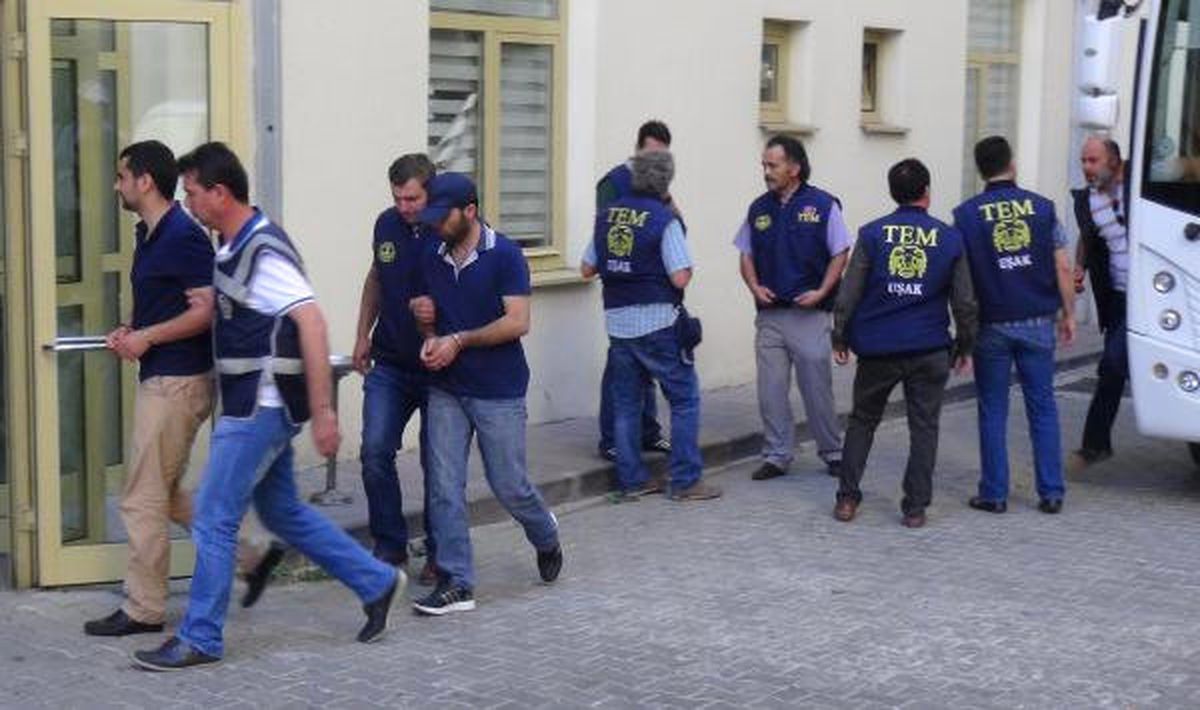 Uşak\'ta 23 Polis Adliyede