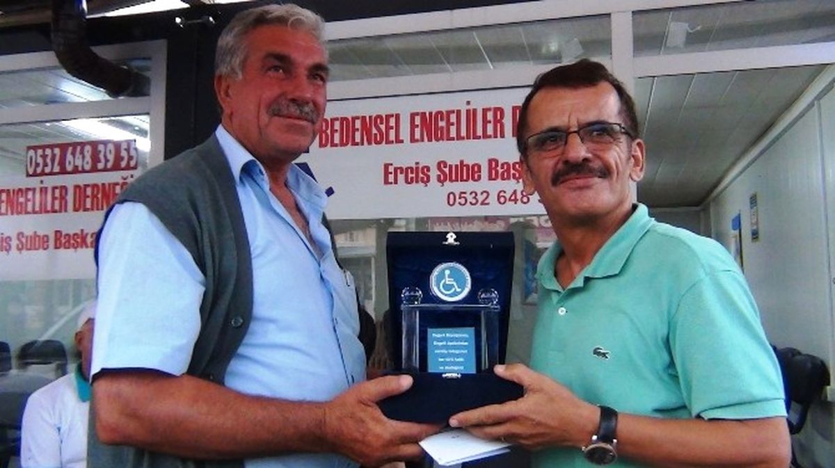 Uzman Doktor Habibi\'den Engellilere Anlamlı Ziyaret