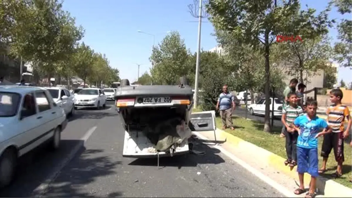 Adıyaman?da Otomobil Devrildi: 5 Yaralı