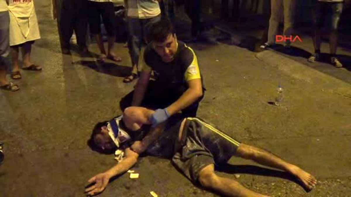 Antalya - Fırıncıya Çarpan Otomobil Kaçtı