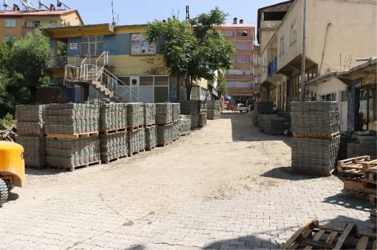 Bitlis\'in Cadde ve Sokakları Yeni Görünüme Kavuşuyor