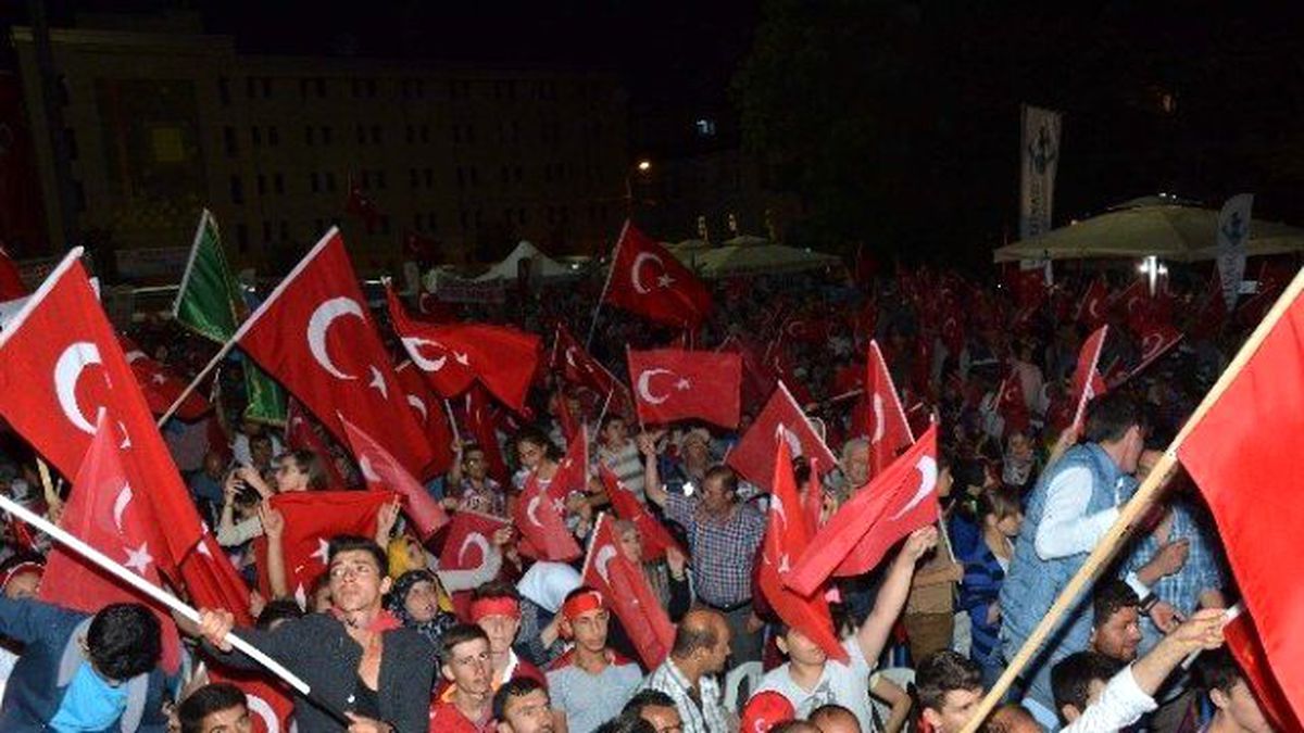 Fetö\'nün Darbe Girişimine Tepkiler