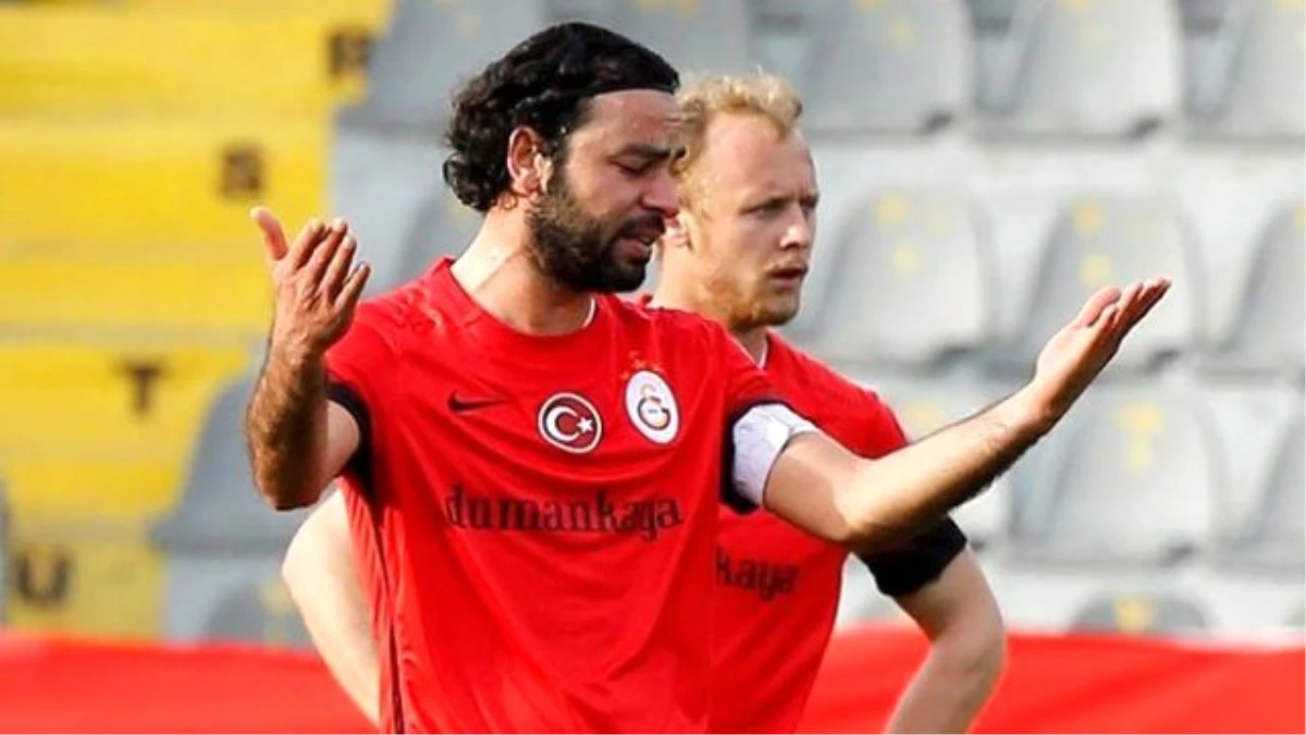 Galatasaray, Selçuk İnan ve Sabri Sarıoğlu\'nu Gönderiyor