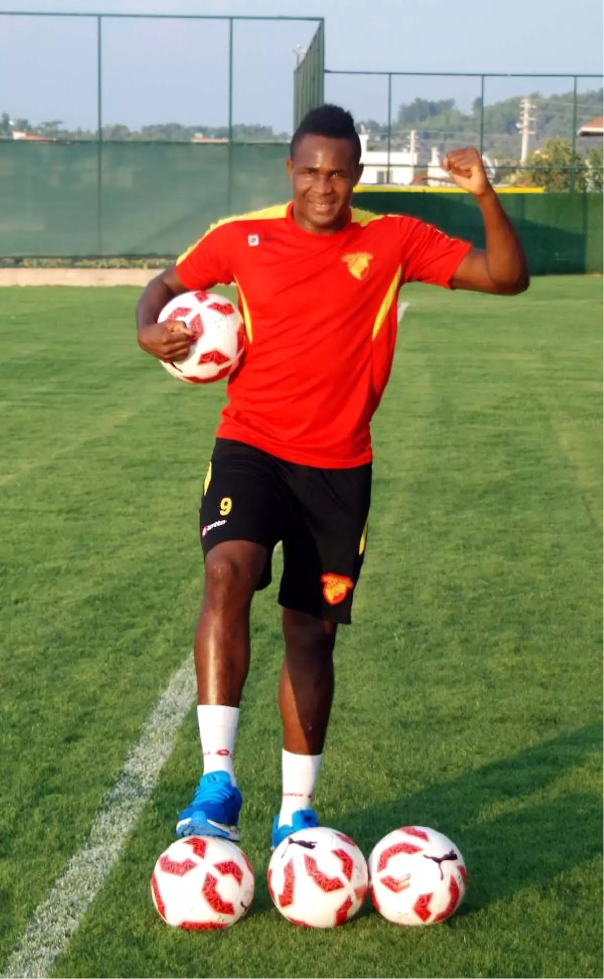 Göztepe\'nin Yeni Transferi Kone: Son Derece Sağlıklıyım