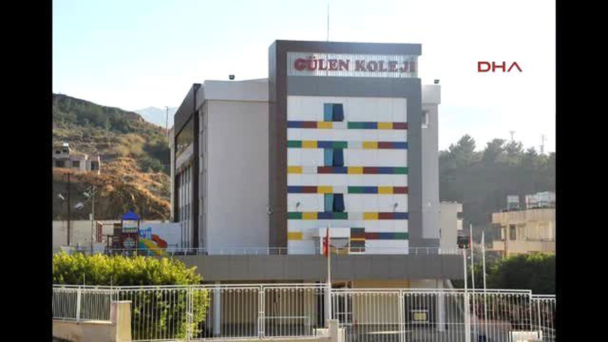 Hatay\'da Gülen Koleji Tabelası İndirildi