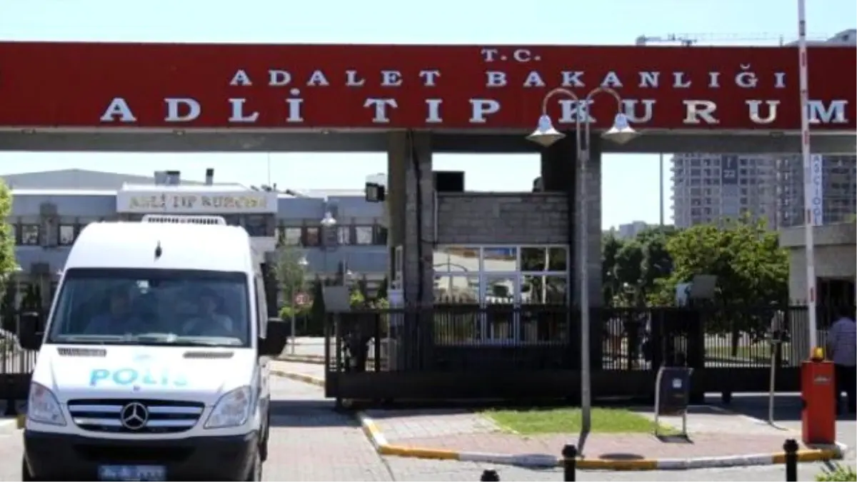 İstanbul Adli Tıp Kurumu\'nda FETÖ Operasyonu: 63 Doktor Gözaltına Alındı