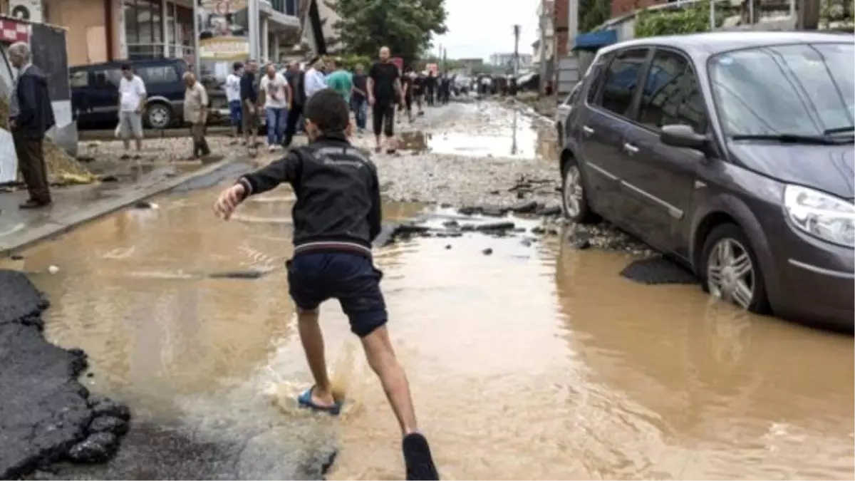 İstanbul Büyükşehir Belediyesi\'nden Makedonya\'ya Yardım Eli