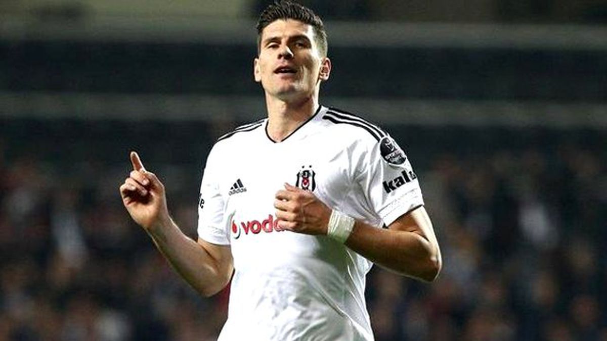 Mario Gomez, Beşiktaş'a Dönmeyeceğini Kulüp Yetkililerine Bildirdi