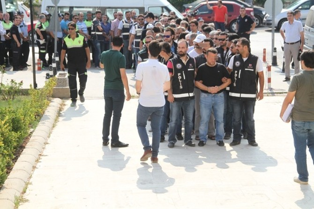 Milas\'ta 35 Fetö Zanlısı Adliyeye Sevk Edildi