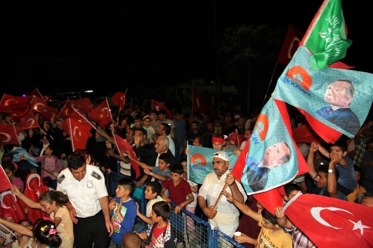 Muş\'ta Demokrasi Nöbeti-