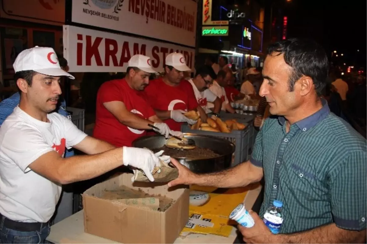 Nevşehir Belediyesi Nöbet Aşı İkramına Devam Ediyor