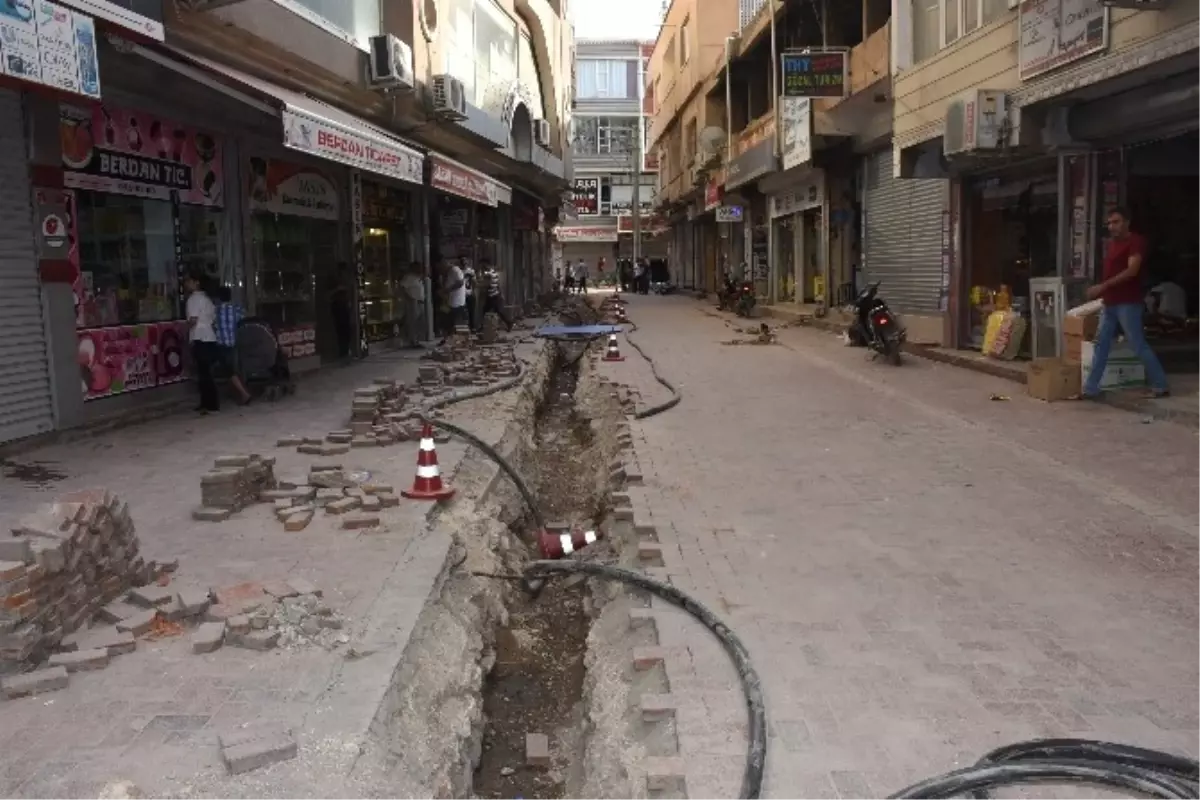 Nusaybin\' de Elektrik Hatları Yer Altına Alınıyor