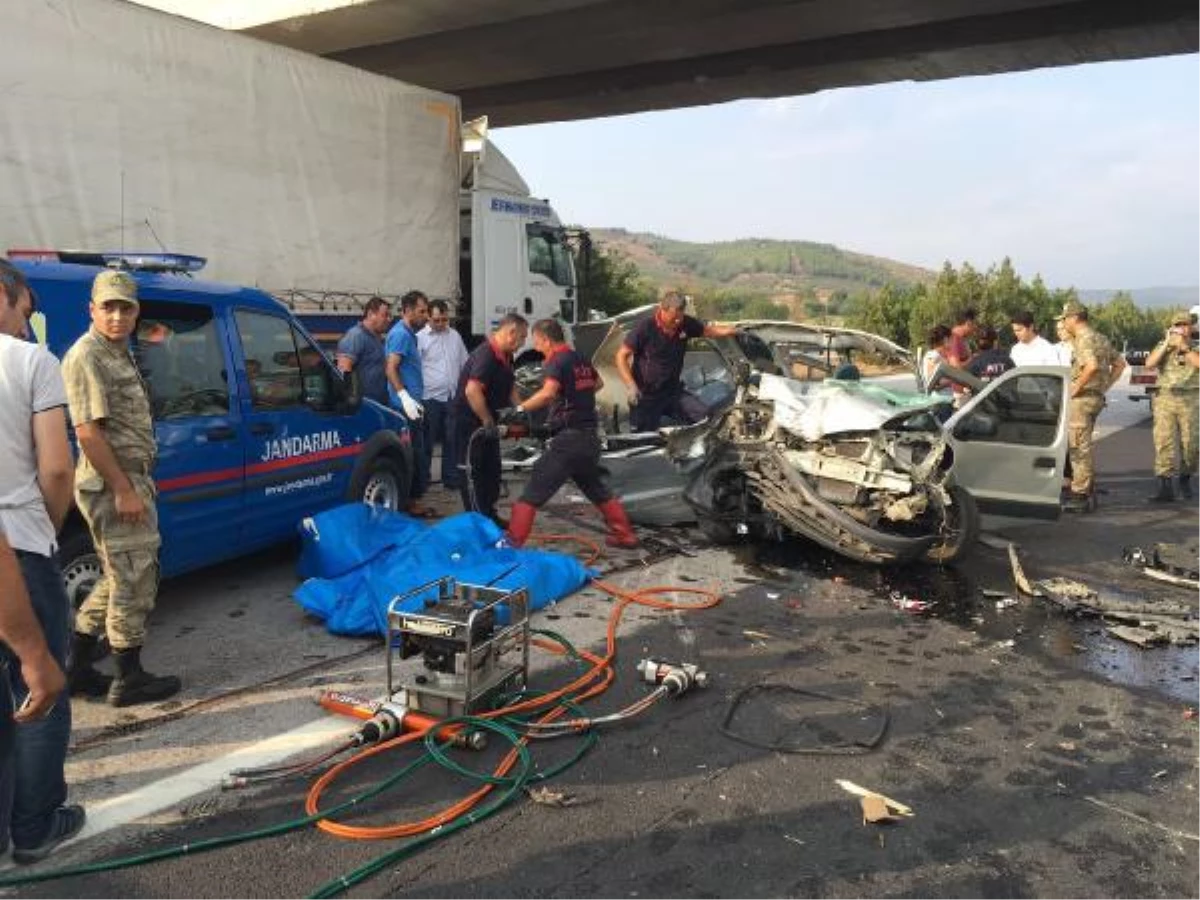 Osmaniye\'de Trafik Kazası: 3 Ölü, 5 Yaralı