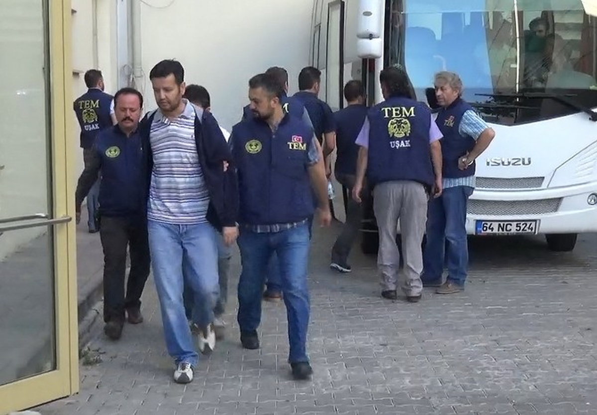 Uşak\'ta 23 Polis Daha Tutuklandı
