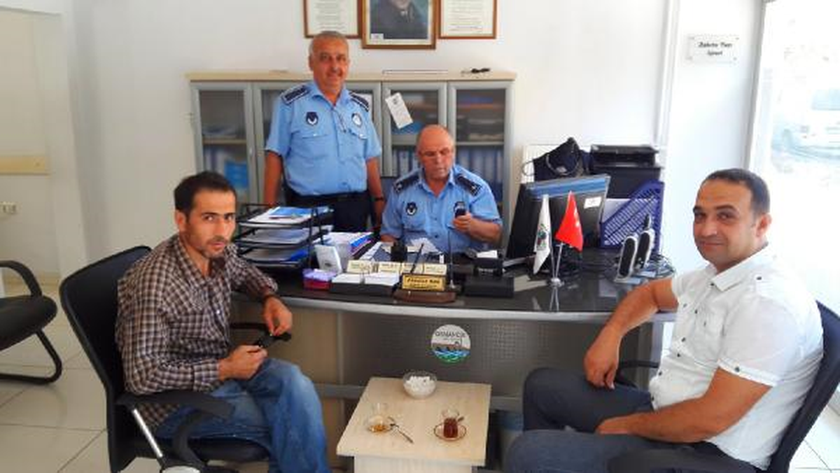 Yolda Bulduğu Altını Zabıtaya Teslim Etti