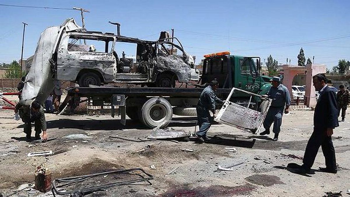 Afganistan\'da Bombalı Saldırı: 5 Ölü