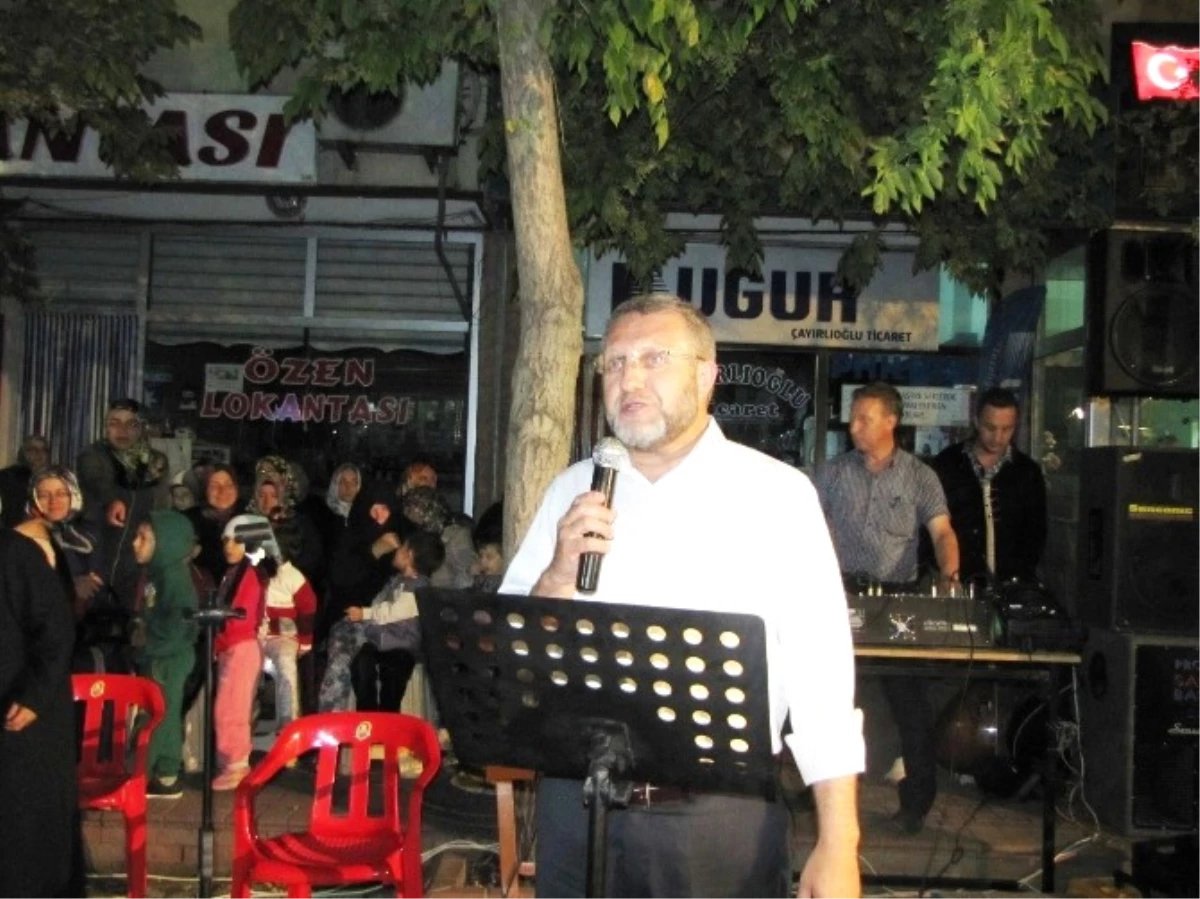 Ahmet Tan Hisarcık\'ta Demokrasi Nöbetine Katıldı