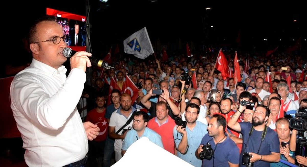 AK Parti Grup Başkanvekili Turan: "Apolitik Kuşak Diye Aşağılanan Gençler Meydanları Terk Etmedi"