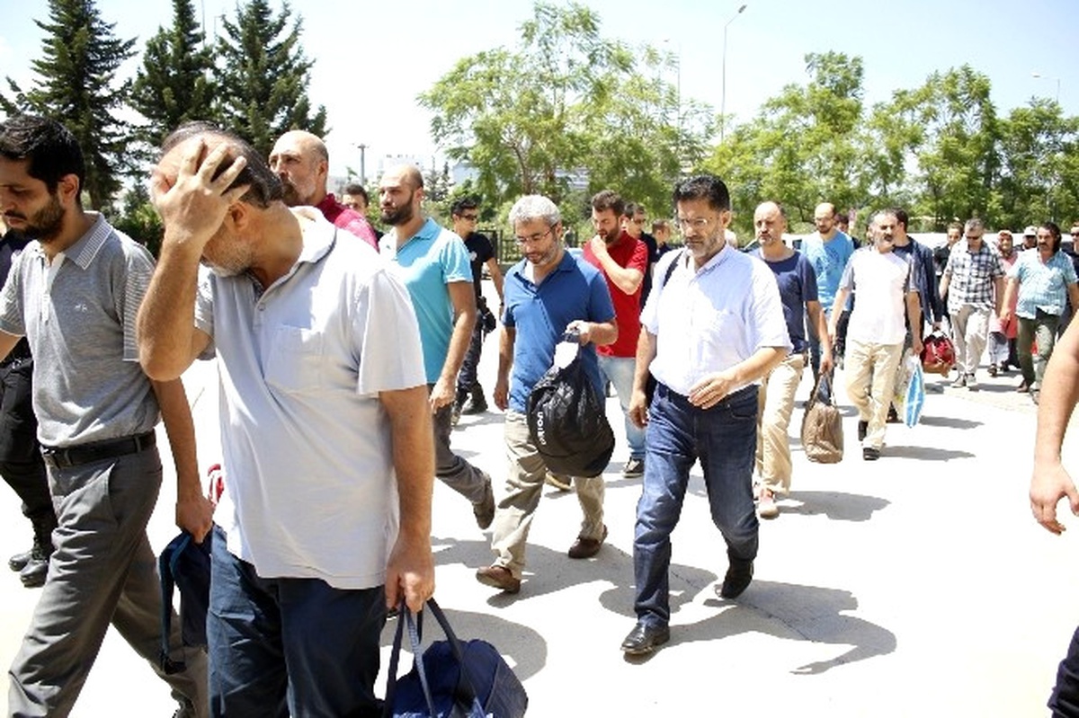 Antalya\'da 19 Akademisyen Tutuklandı