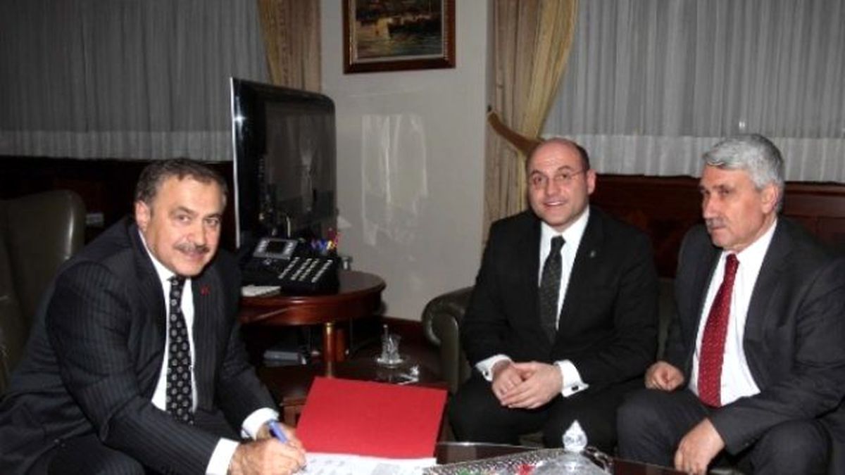 Bakan Veysel Eroğlu Kütahya İçin İmza Attı