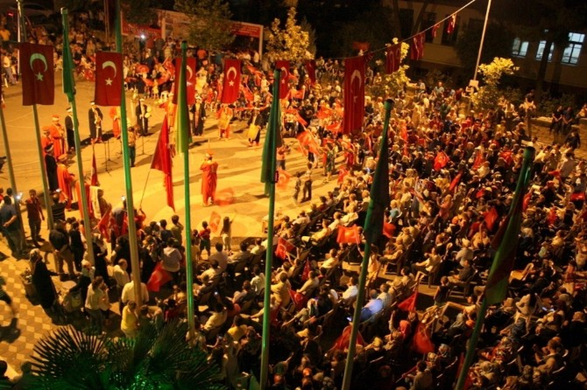 Bilecik Osmaneli Belediye Başkanı Şahin\'den Demokrasi Nöbetleri Hakkında Açıklama