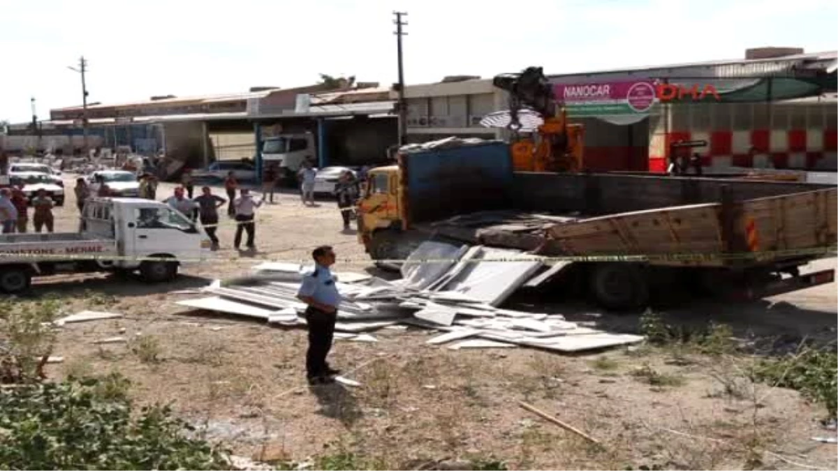 Burdur Kamyon Kasasından Devrilen Mermer Plakaların Altında Kalan İşçi Öldü