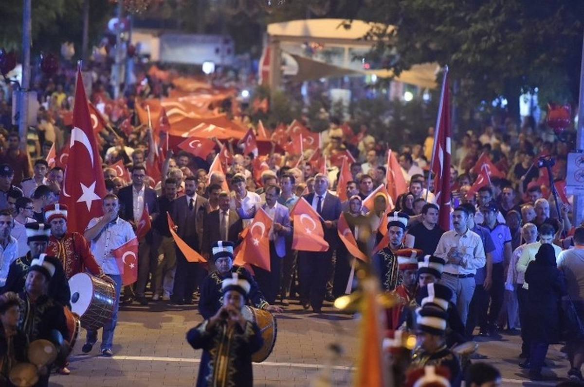 Cahan;"Demokrasi Adına Yanımızda Duran ve Yoldaşlık Yapan Tüm Hemşehrilerimize Teşekkür Ederiz."