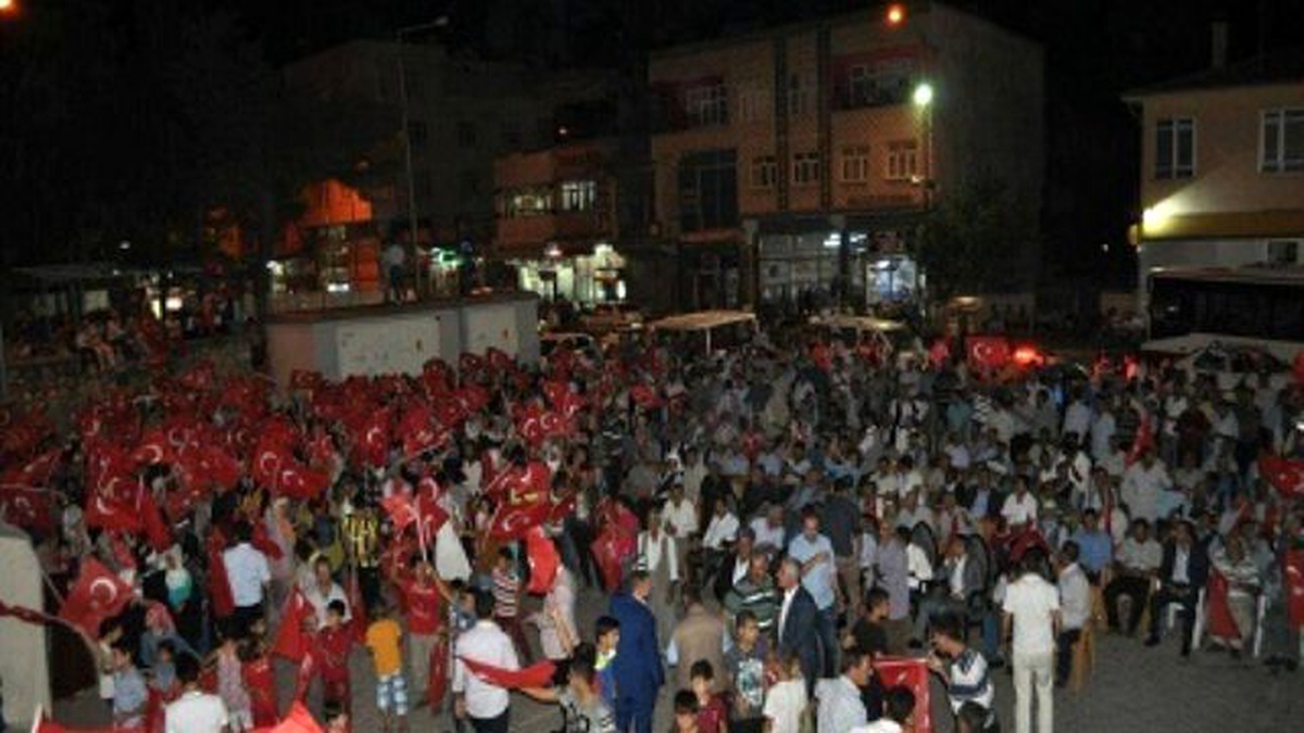 Çermik Demokrasiye Sahip Çıktı