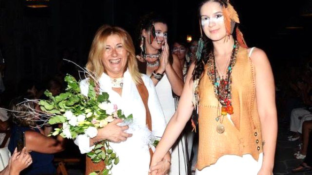 Bodrum Defilesinde Kızılderili Ruhunu Yansıttı