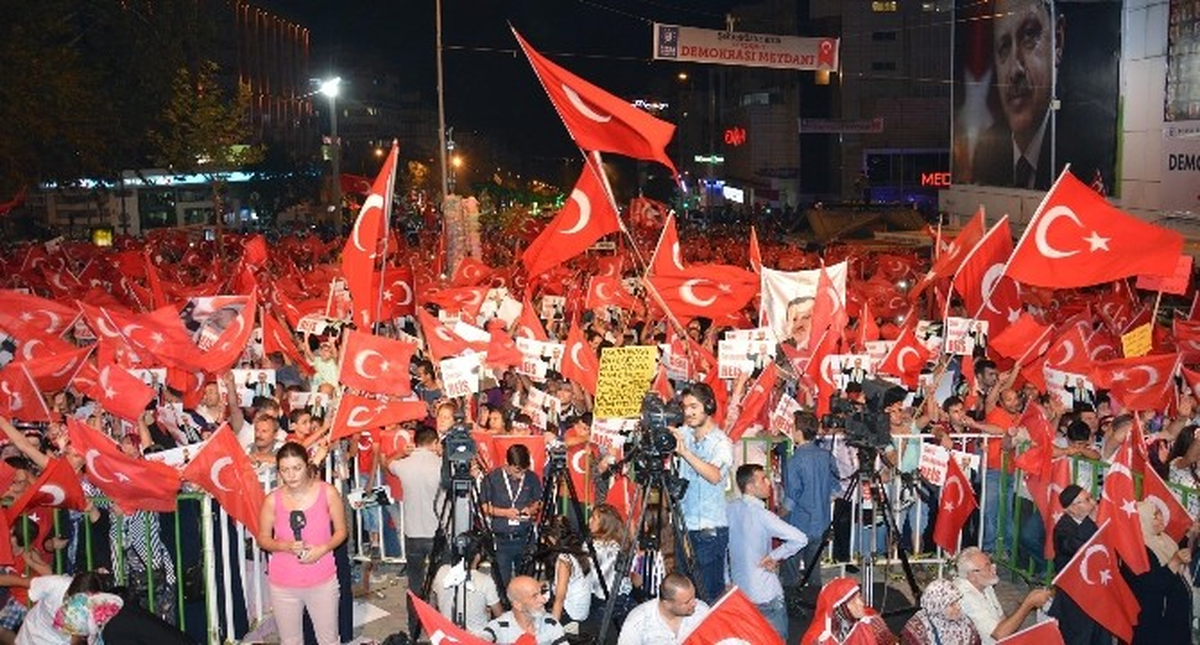 Demokrasi Nöbetinde Çoşkulu Final