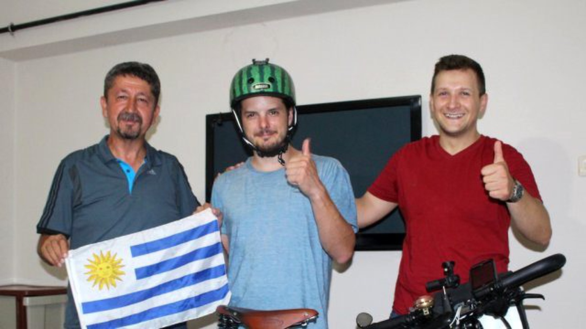 Dünya turuna çıkan Uruguaylı Bisikletçi, Gebze\'de misafir edildi