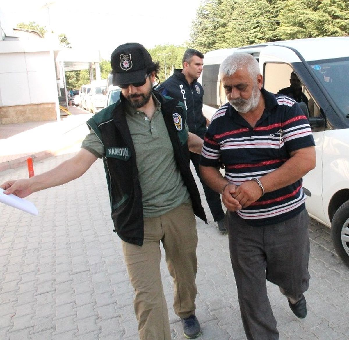 Elazığ\'da Derneğe Fetö Operasyonu, 8 Şüpheli Gözaltına Alındı