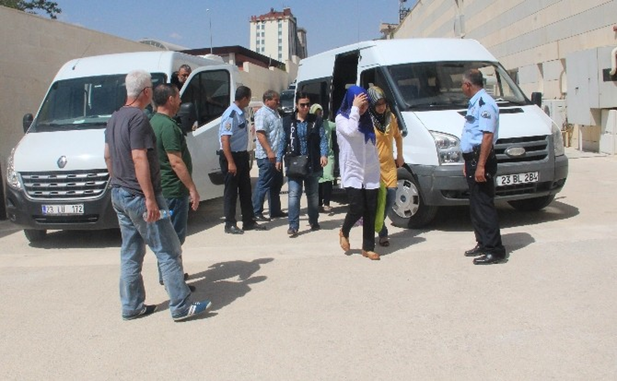 Elazığ\'da Fetö Operasyonunda 8 Adliye Personeli Tutuklandı