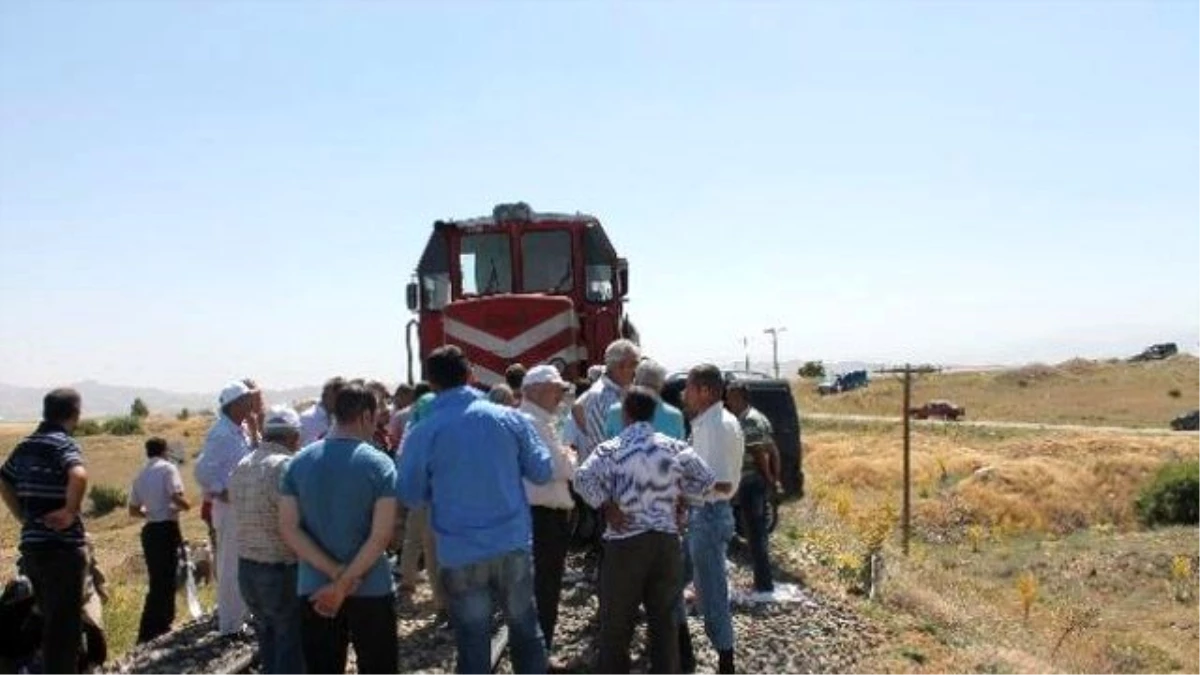 Elazığ\'da Tren Kazası: 1 Ölü