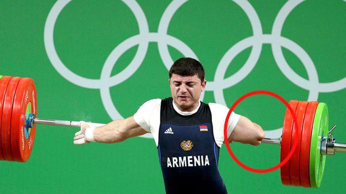 Ermeni Halterci Andranik Karapetyan'ın 195 Kiloyu Kaldırırken Kolu Döndü