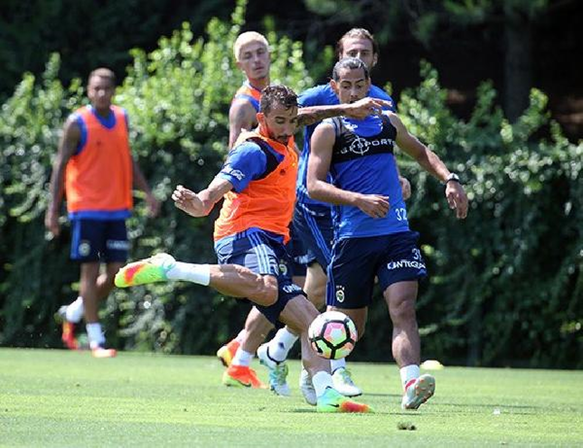 Fenerbahçe Günün İlk Çalışmasını Yaptı