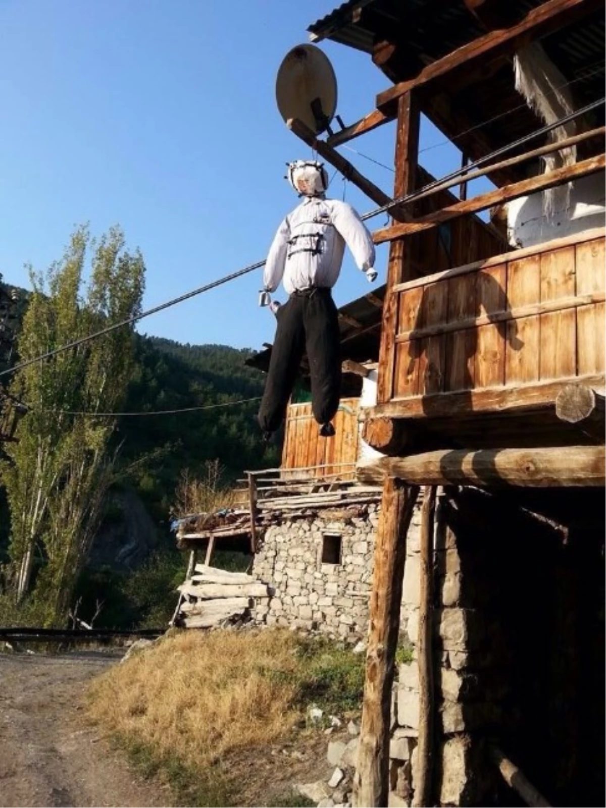 Fetö Liderinin Maketini Köy Girişinde Darağacına Astılar