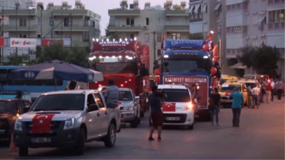 Fetö\'nün Darbe Girişimine Taksiciler ve Nakliyeciler Konvoy Oluşturarak Tepki Gösterdi