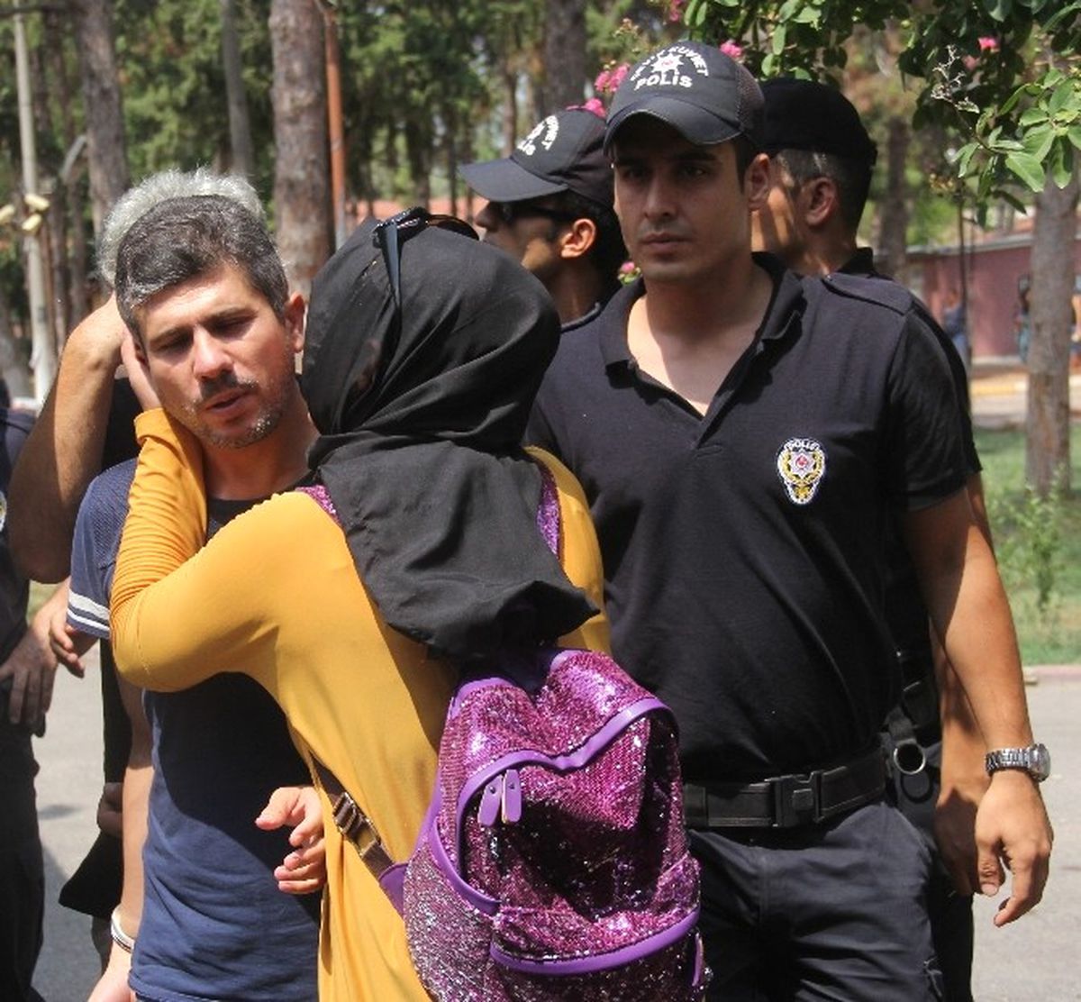 Fetö Soruşturmasında 13 Polise Gözaltı