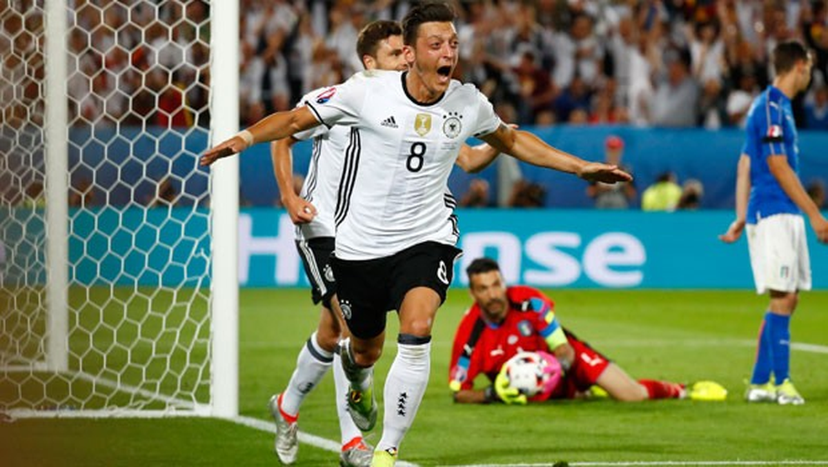 Flaş İddia: "Real Madrid, Mesut Özil\'i Geri İstiyor"