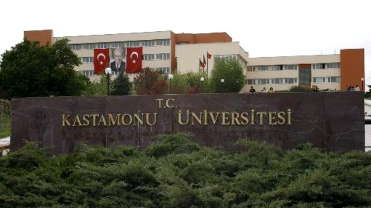 Göçer, Kü\'ye Veda Etti