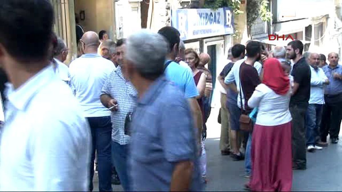 Hdp\'den İstanbul İl Örgütünden Baskın Protestosu 1