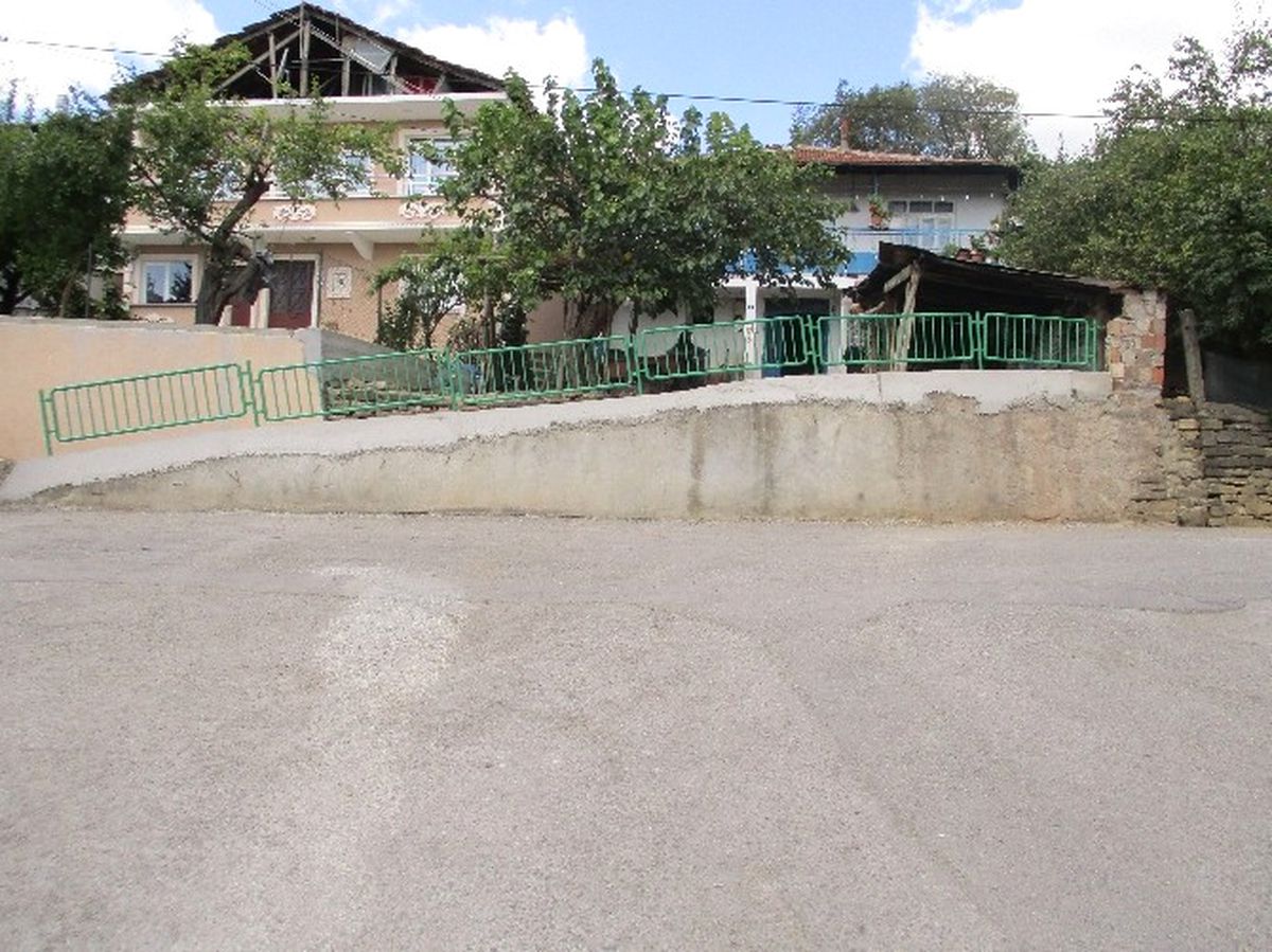 İzmit\'te Korkuluklarla Tehlikelerin Önüne Geçiliyor