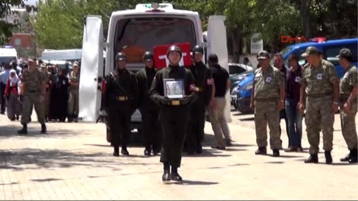 Kahramanmaraş Şehit Er Ahmet Suna, Gözyaşlarıyla Son Yolculuğuna Uğurlandı