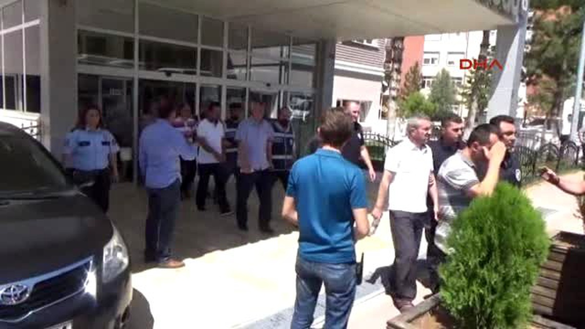 Karaman\'de Fetö Pdy Operasyonunda Gözaltına Alınan 28 Kişi Adliyeye Sevk Edildi