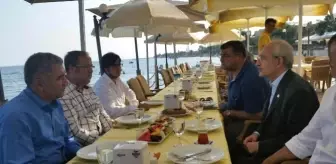 Kılıçdaroğlu'ndan Edremit'te Çay Molası