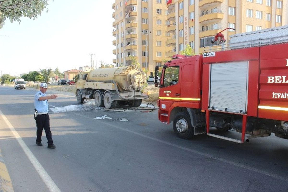Kilis\'te Patlama Sesi Paniğe Yol Açtı