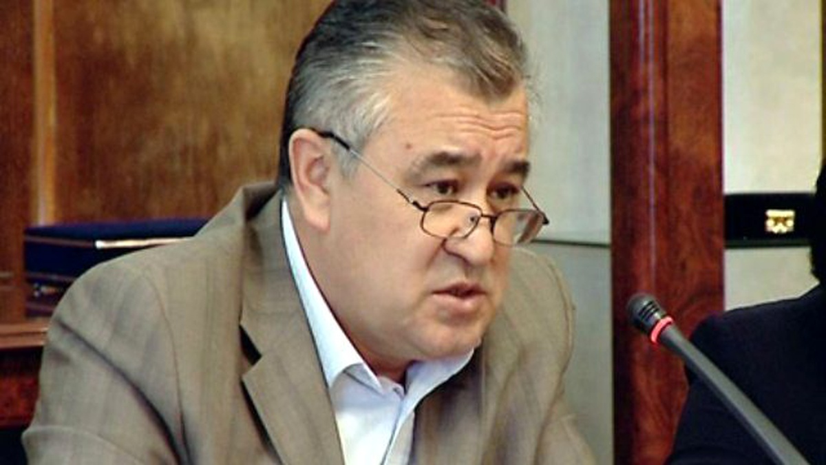 Kırgızistan\'da Anayasa Değişikliği Tartışması