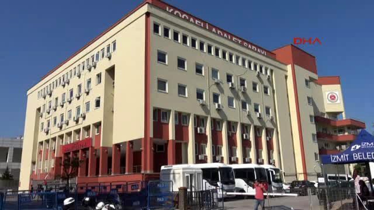 Kocaeli Adliyesi\'nde 11 Hakim ve Savcı Gözaltına Alındı