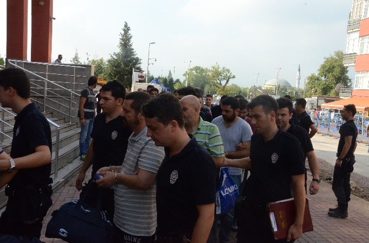 Kocaeli\'de Fetö/pdy Şüphelisi 31 Polis Adliyede